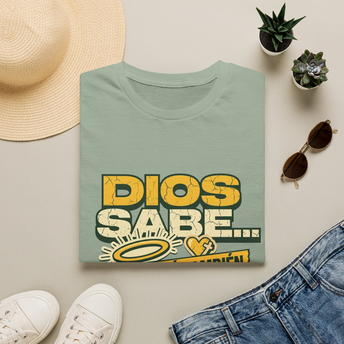 Dios Sabe y mi Mama Tambien T-Shirt
