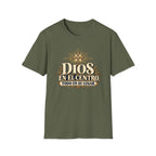 Dios en el Centro T-Shirt
