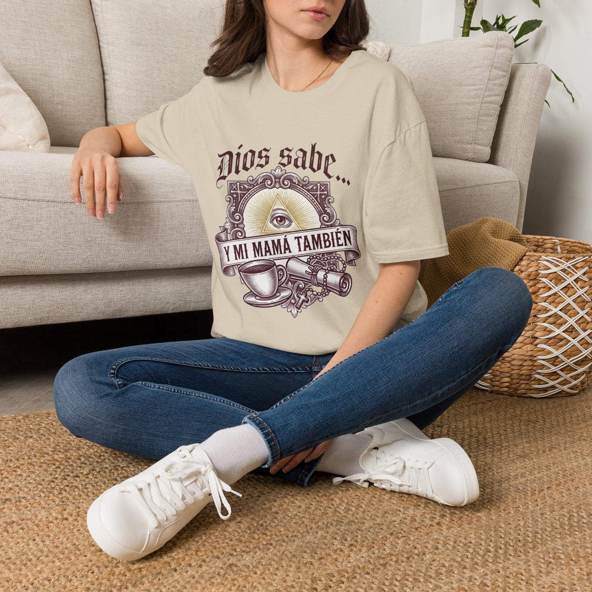 Dios Sabe y mi Mama Tambien T-Shirt