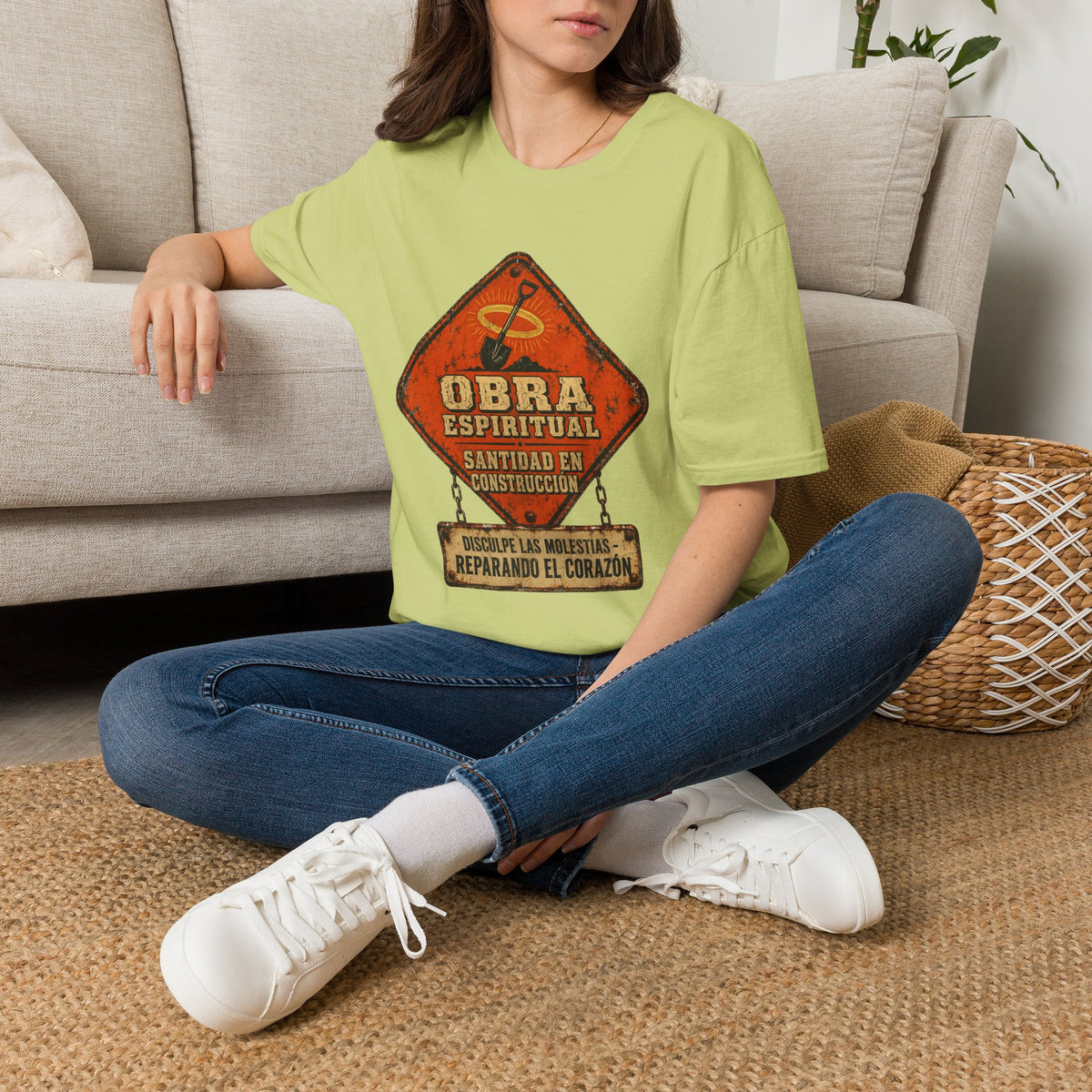 Santidad en construccion T-Shirt