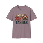 Se Reza en Familia T-Shirt