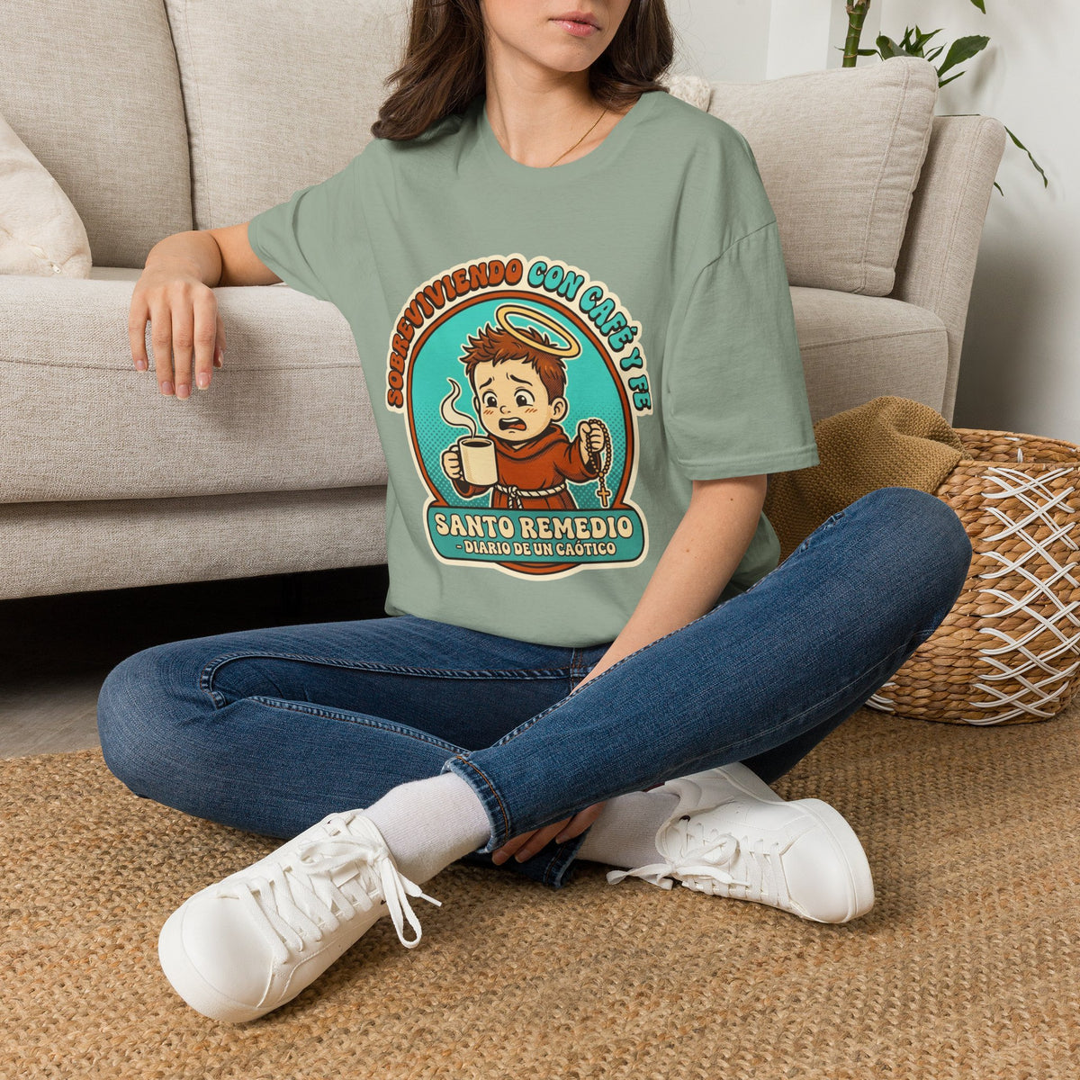 sobreviviendo con Cafe y Fe T-Shirt