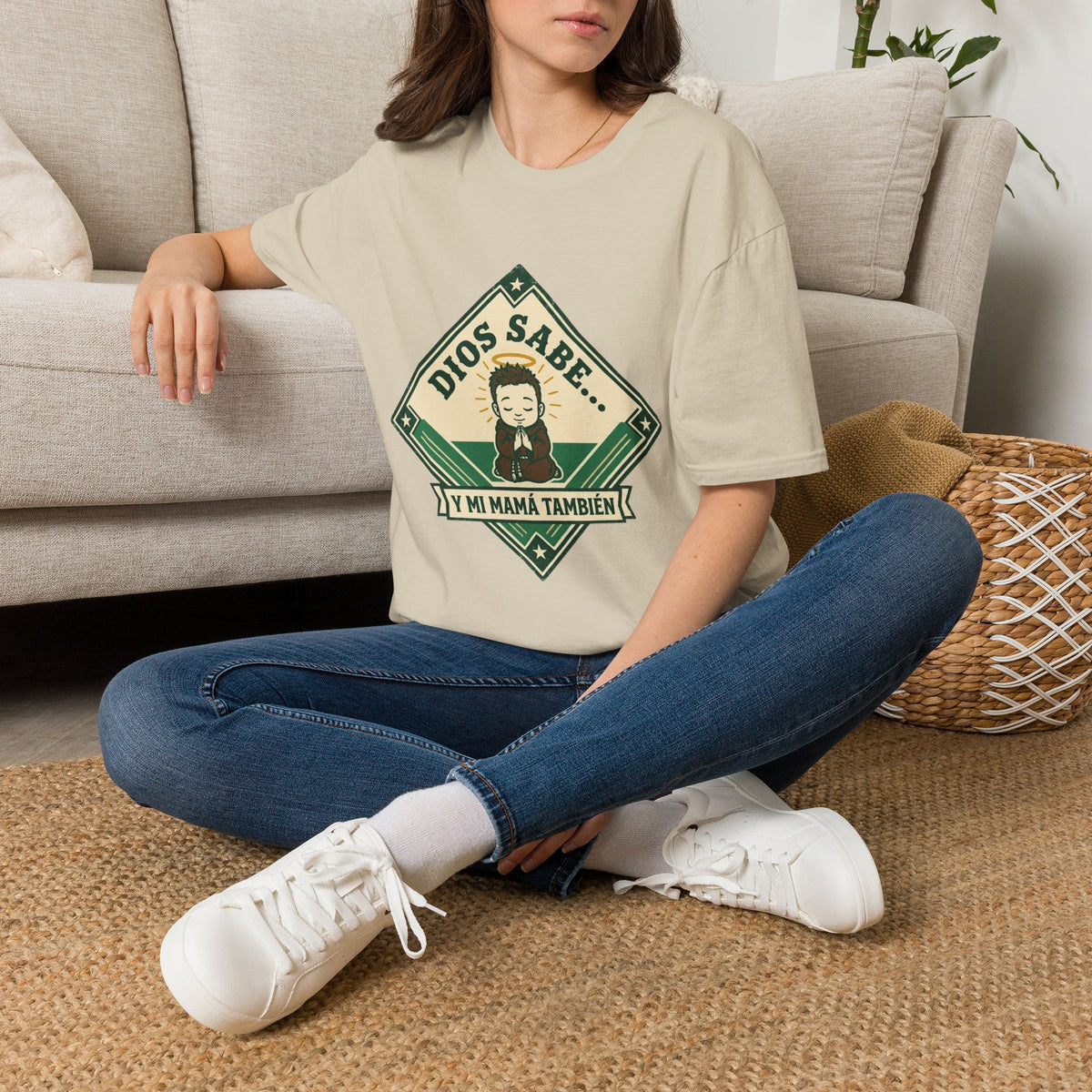 Dios Sabe y mi Mama Tambien T-Shirt